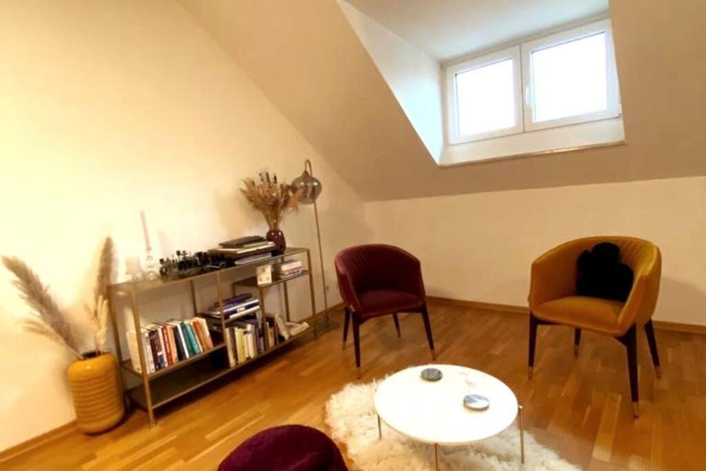 Charming Away: Close To Messe Appartement Düsseldorf